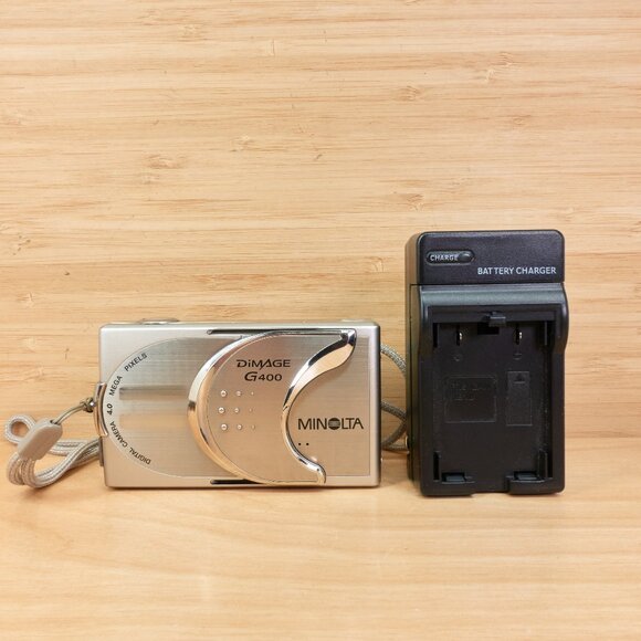 Minolta Dimage G400 / 4MP Digital Camera / 3x Optical Zoom / Tested & Working - Picture 2 of 9